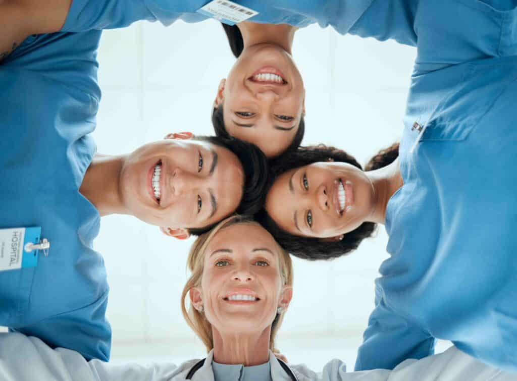 healthcare-cleaning-sanitizing-disinfecting-medical-staff-image